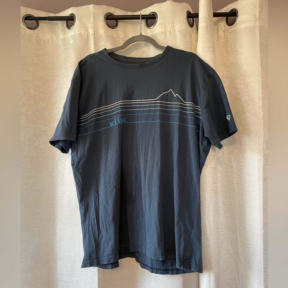 Men’s Black Graphic Mountain Crew Neck Tee
